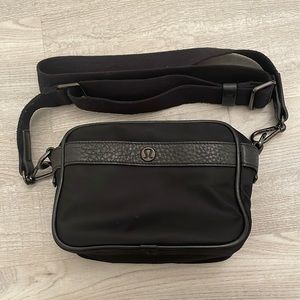 lululemon crossbody bag